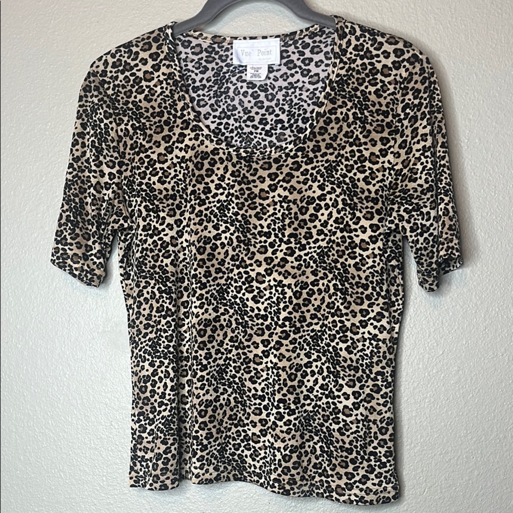 VUE POINT by Jordan Cheetah Animal Print Fitted Blouse Size‎ PM